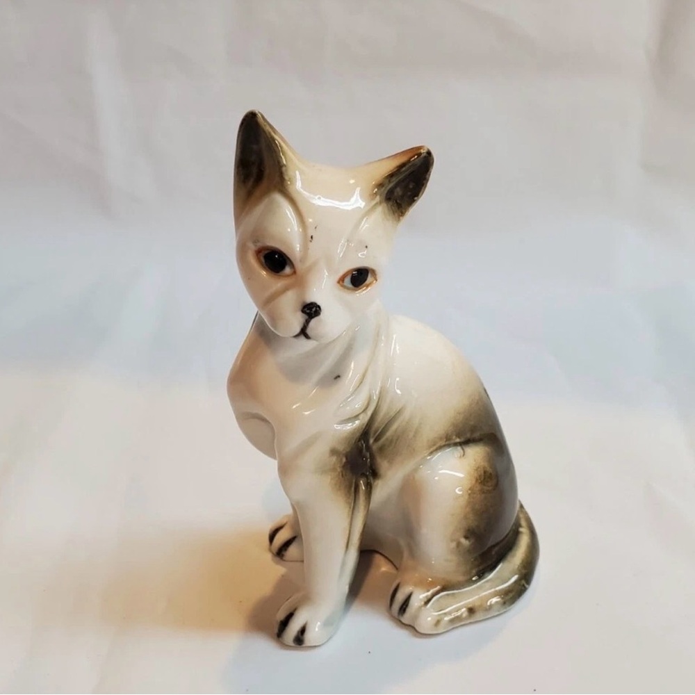 Vintage Porcelain Siamese Cat Figurine Sitting 3.5" High